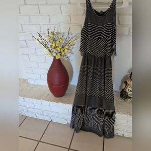Robert Louis Dress Stripe Black And White used
